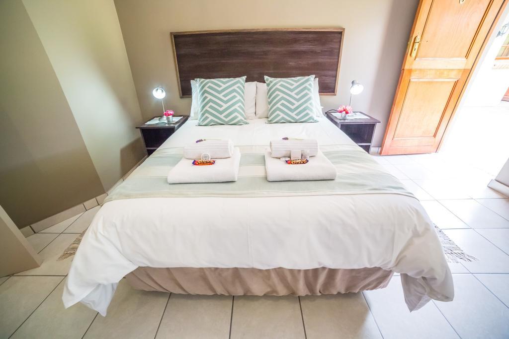 Beryl1 Guesthouse Klerksdorp Eksteriør billede