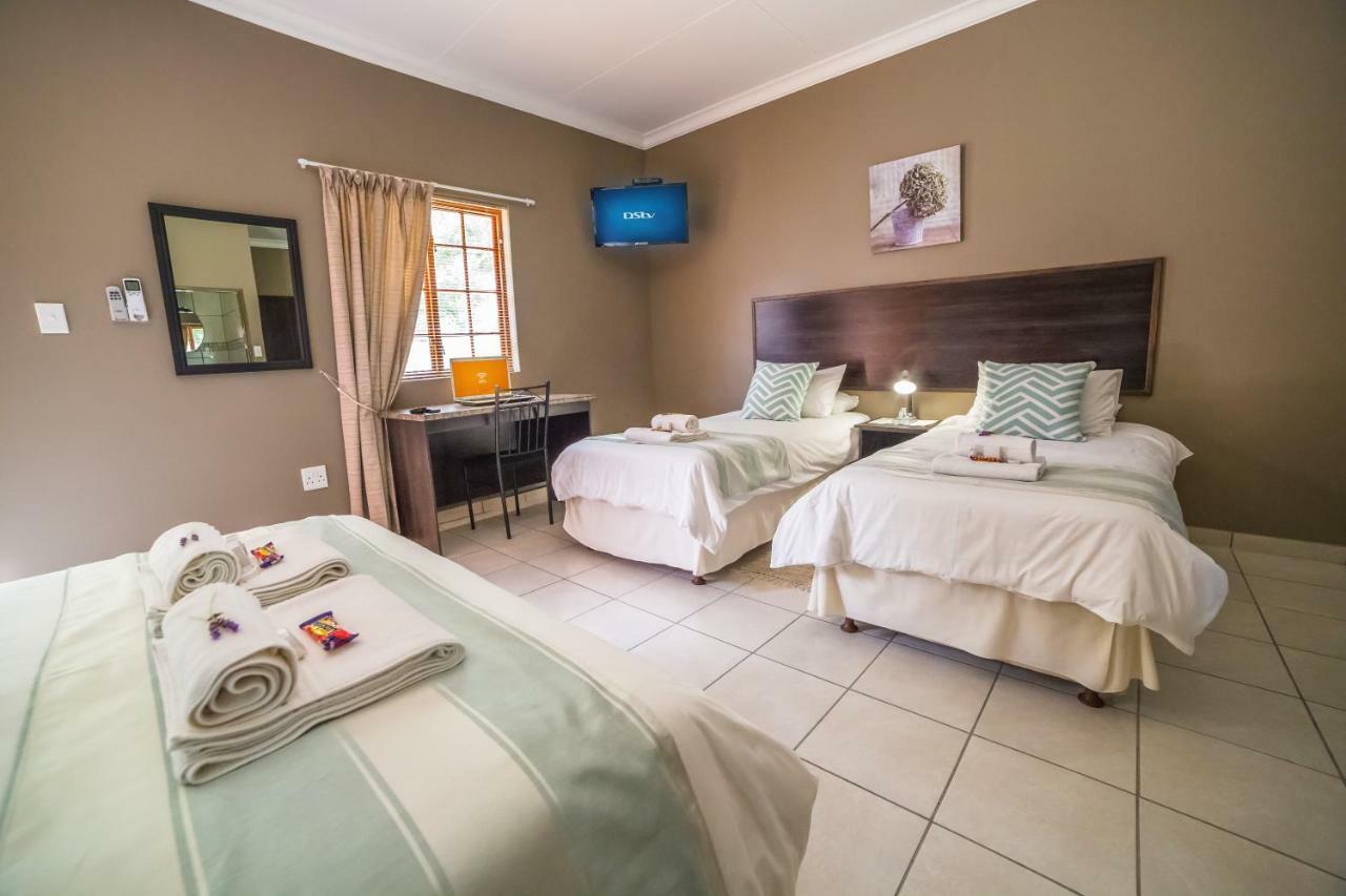 Beryl1 Guesthouse Klerksdorp Eksteriør billede