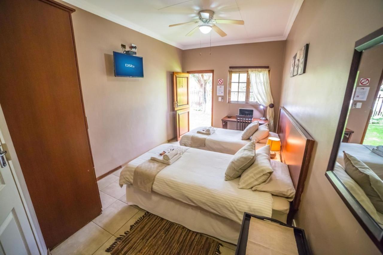 Beryl1 Guesthouse Klerksdorp Eksteriør billede